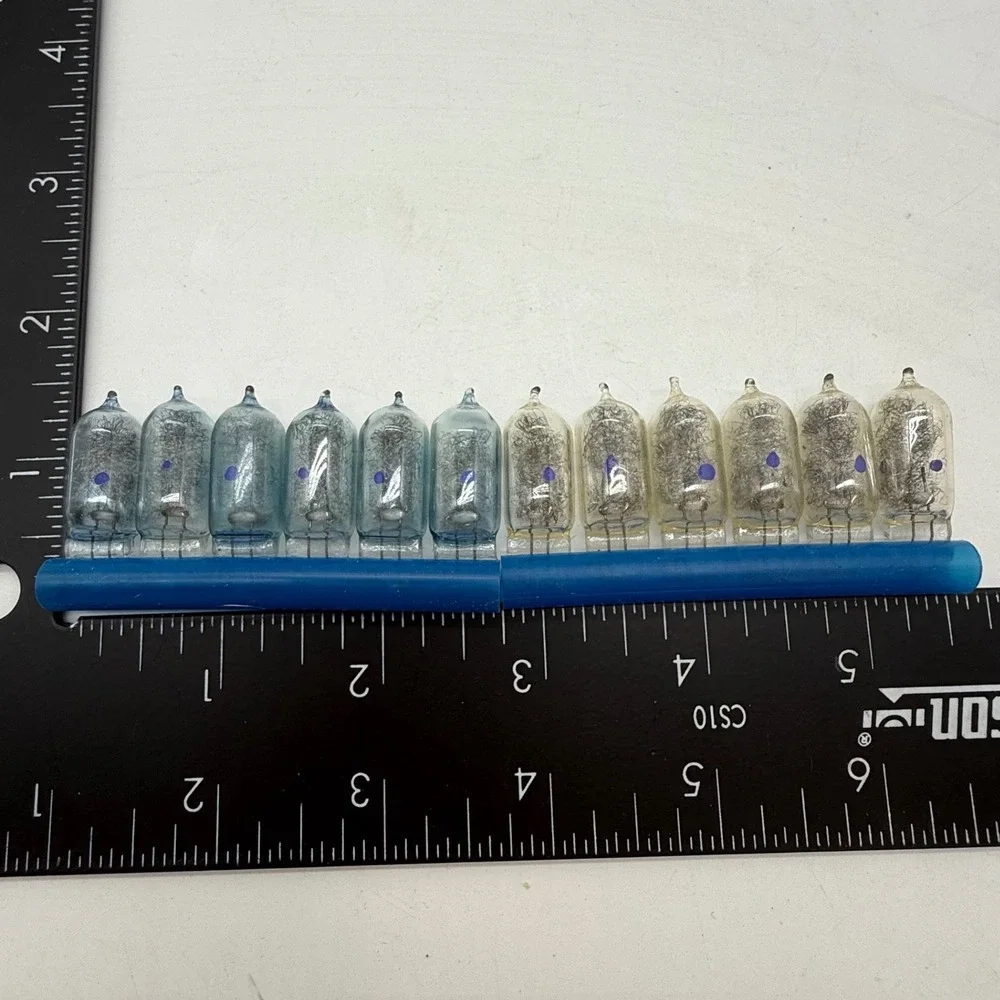 Sylvania Blue Dot AG1B‎ Flashbulbs 12 Count Vintage Camera Accessory